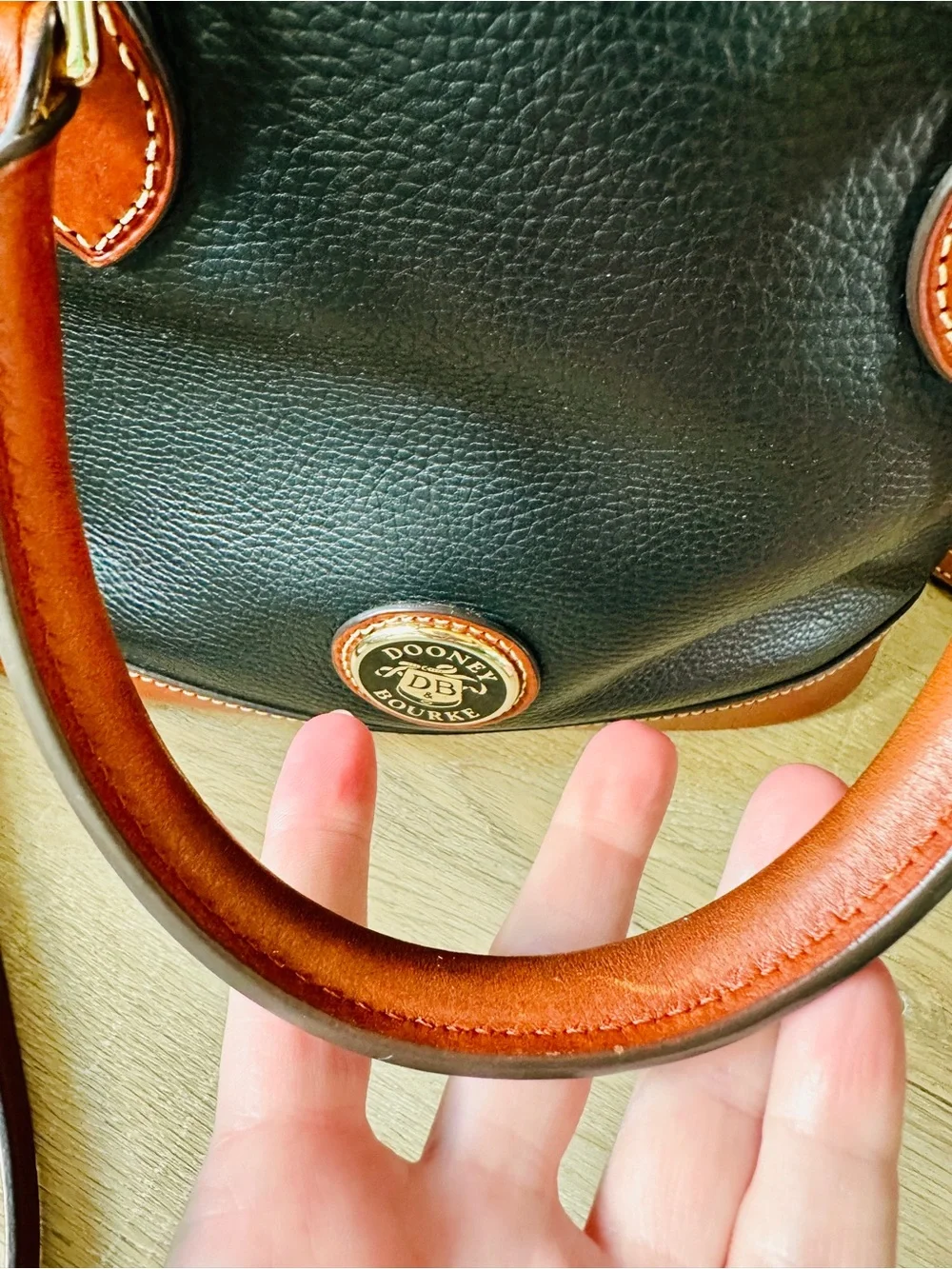 Dooney & Bourke Black & Brown Pebbled Leather Satchel w/Logo & Crossbody strap - Picture 8 of 16